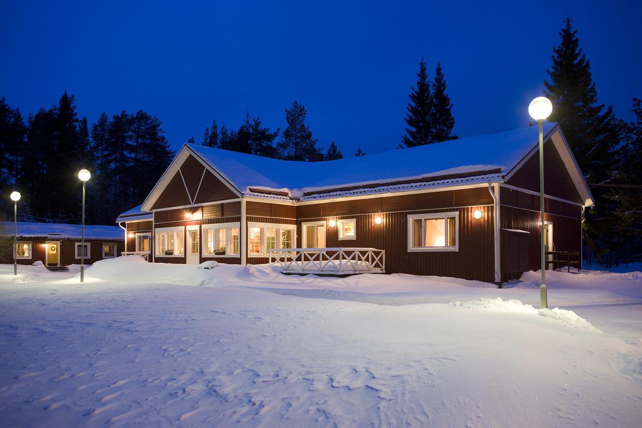 Pine Bay Lodge Person Exterior photo