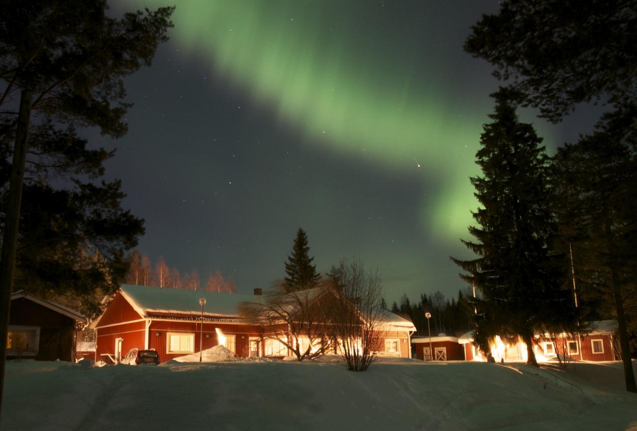 Pine Bay Lodge Person Exterior photo